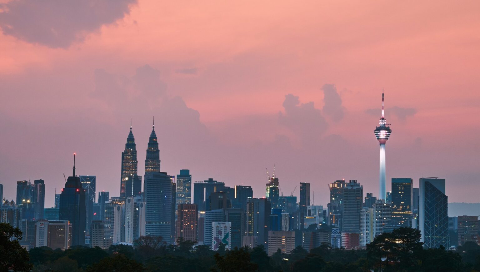 Skyline Kuala Lumpur waktu senja